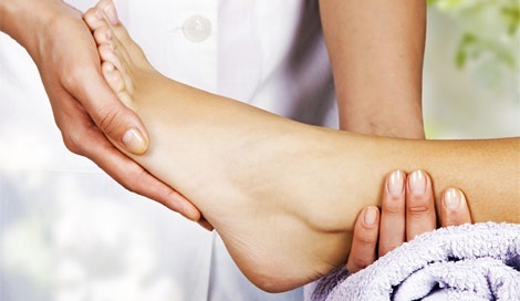 Cómo hacer un masaje para activar la circulación de las piernas